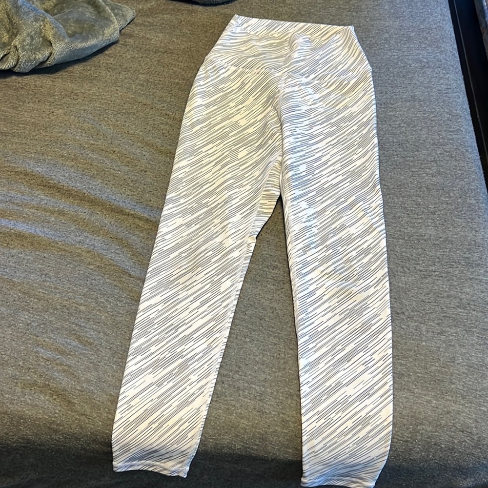 Ptula Desa’ree leggings. 25”